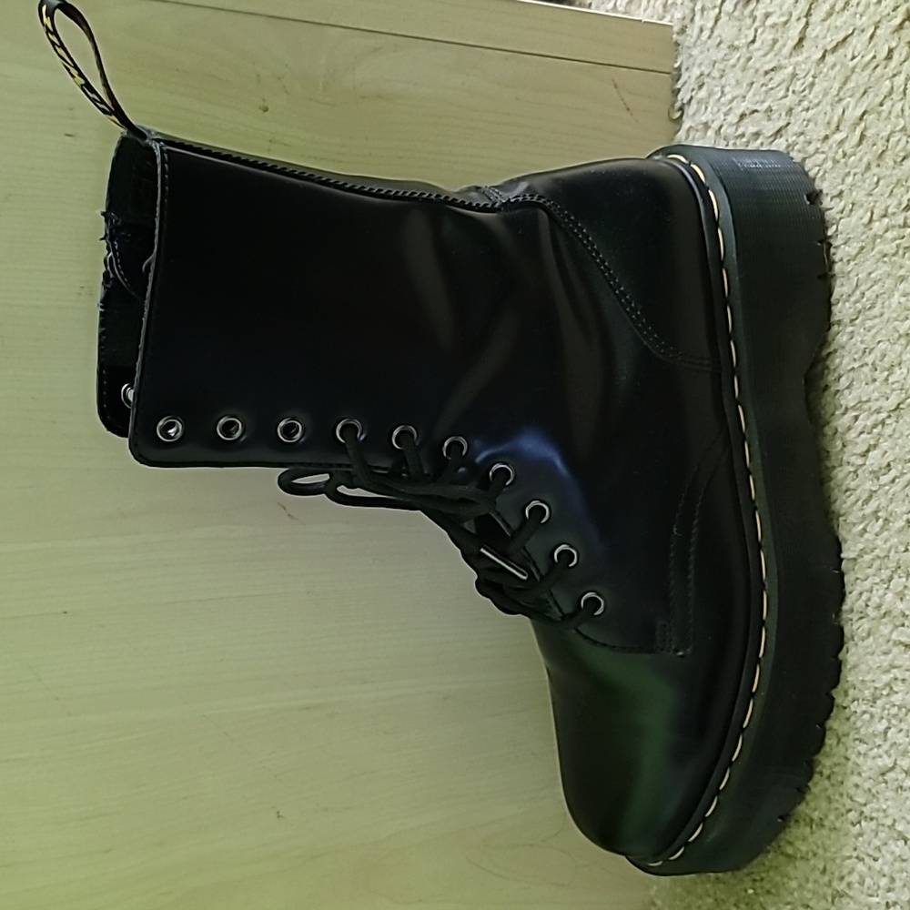 Dr. Martens Jadon Hi Platform Boots